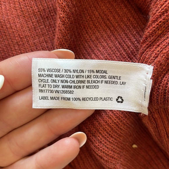 Burnt Orange cardigan, soft and thoughtfully stitched - Picture 6 of 9